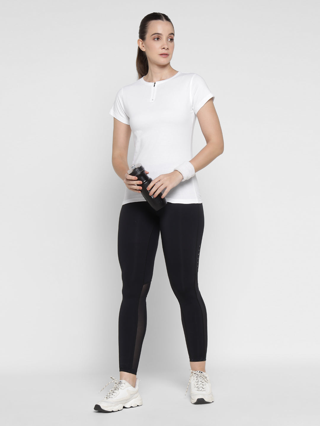 Ap'pulse Women's Short Sleeve Round Neck Zipper Tshirt