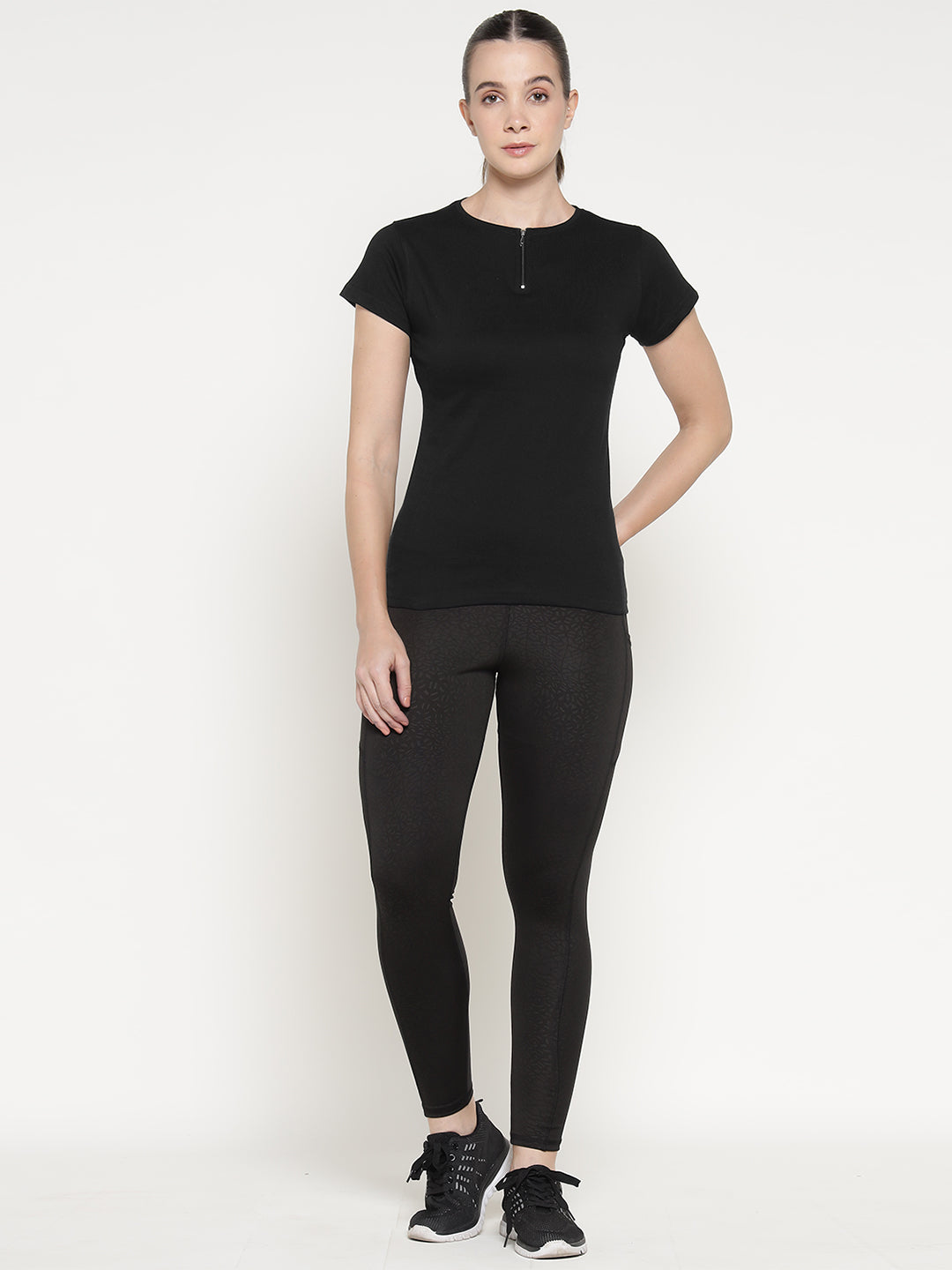 Ap'pulse Women's Short Sleeve Round Neck Zipper Tshirt