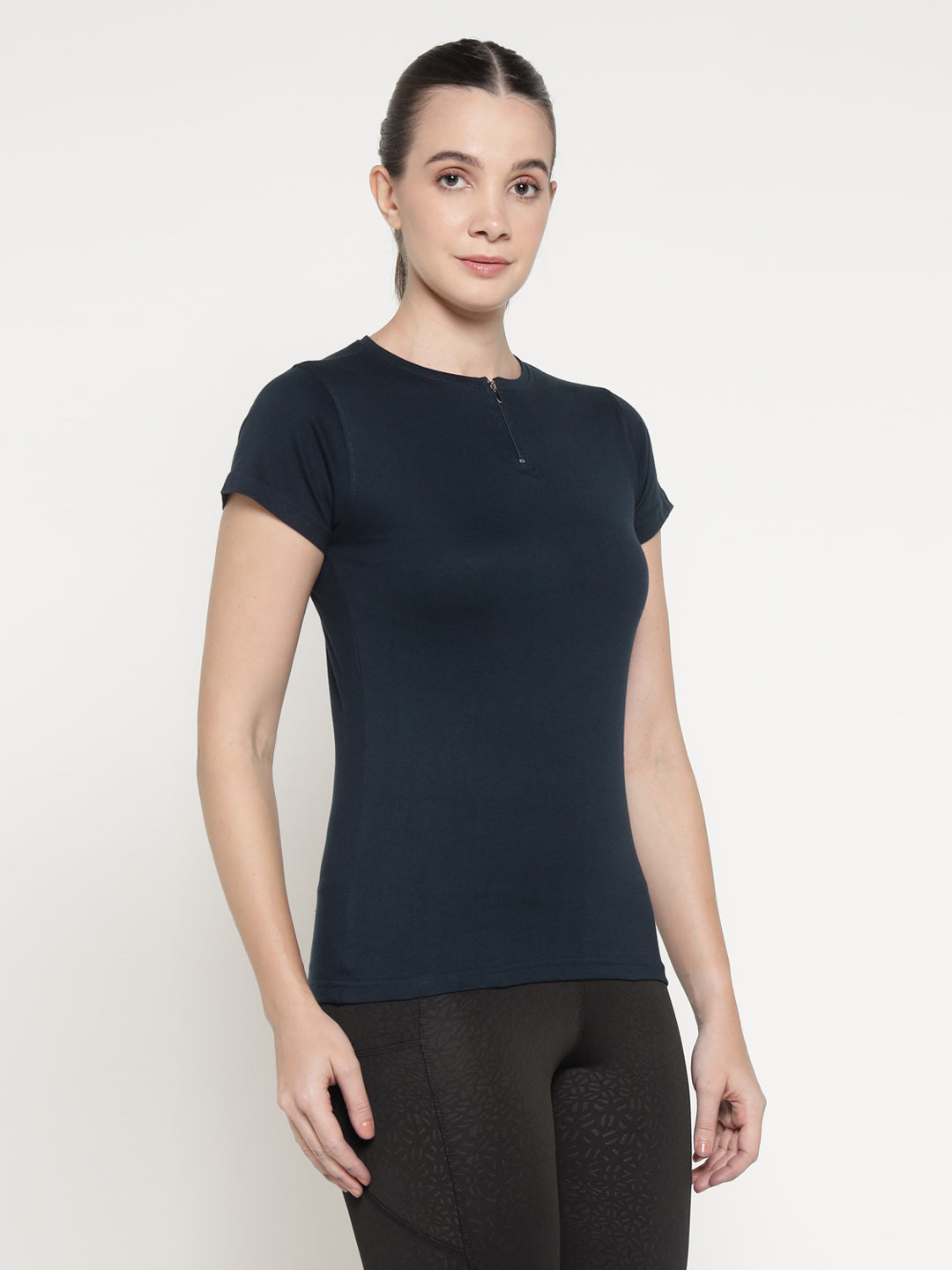 Ap'pulse Women's Short Sleeve Round Neck Zipper Tshirt