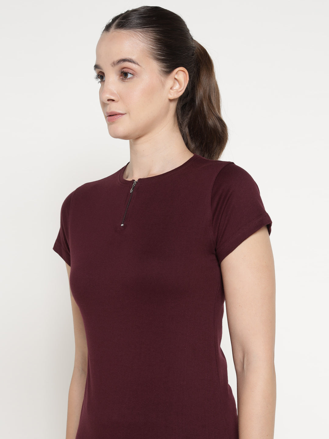 Ap'pulse Women's Short Sleeve Round Neck Zipper Tshirt